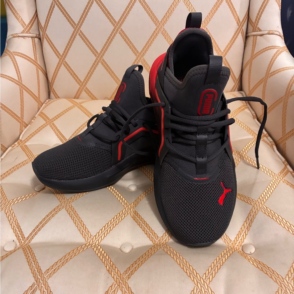 Boys Running/Athletic Shoes Sneakers “Puma Softride Enzo” Like New Size 5